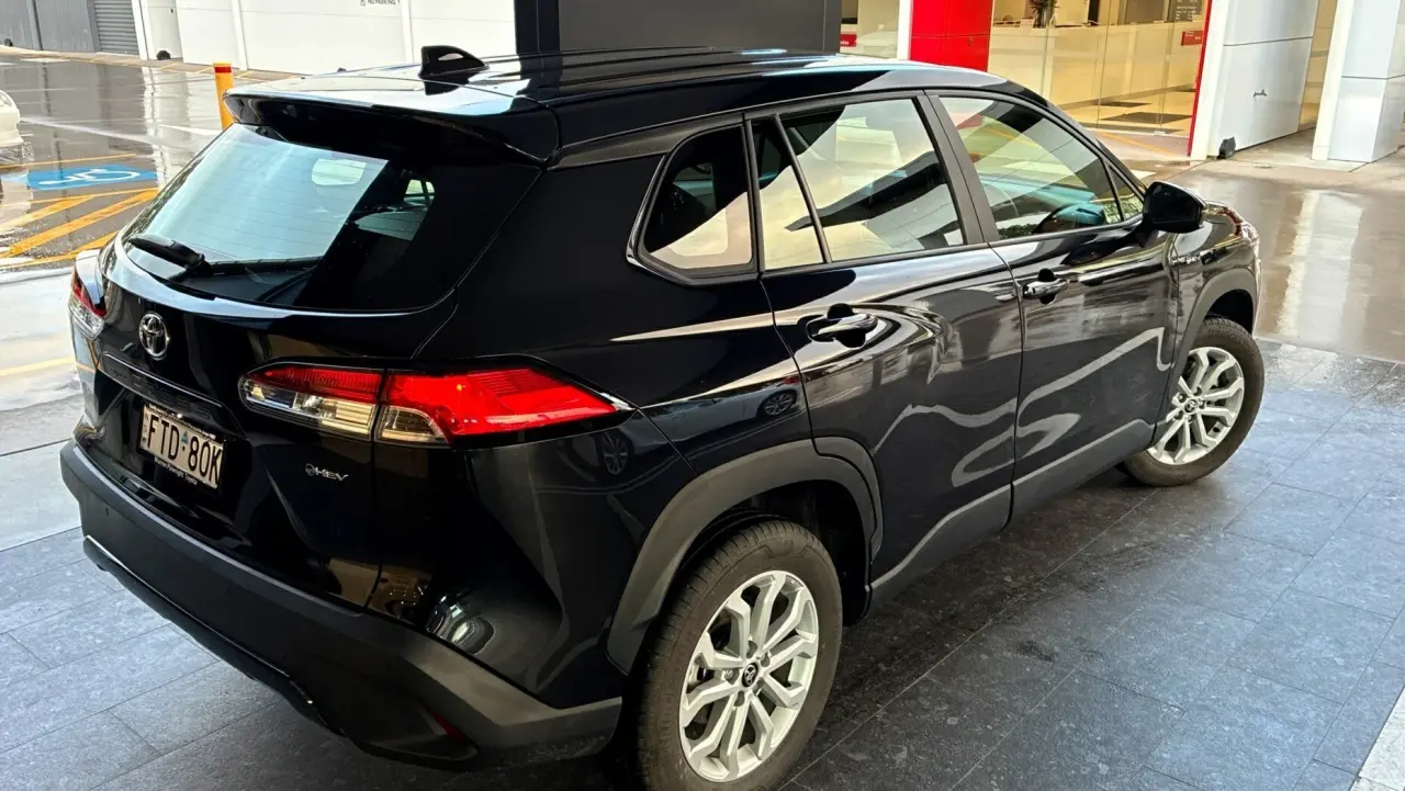 2025 Toyota Corolla Cross Hybrid Gallery Image 3