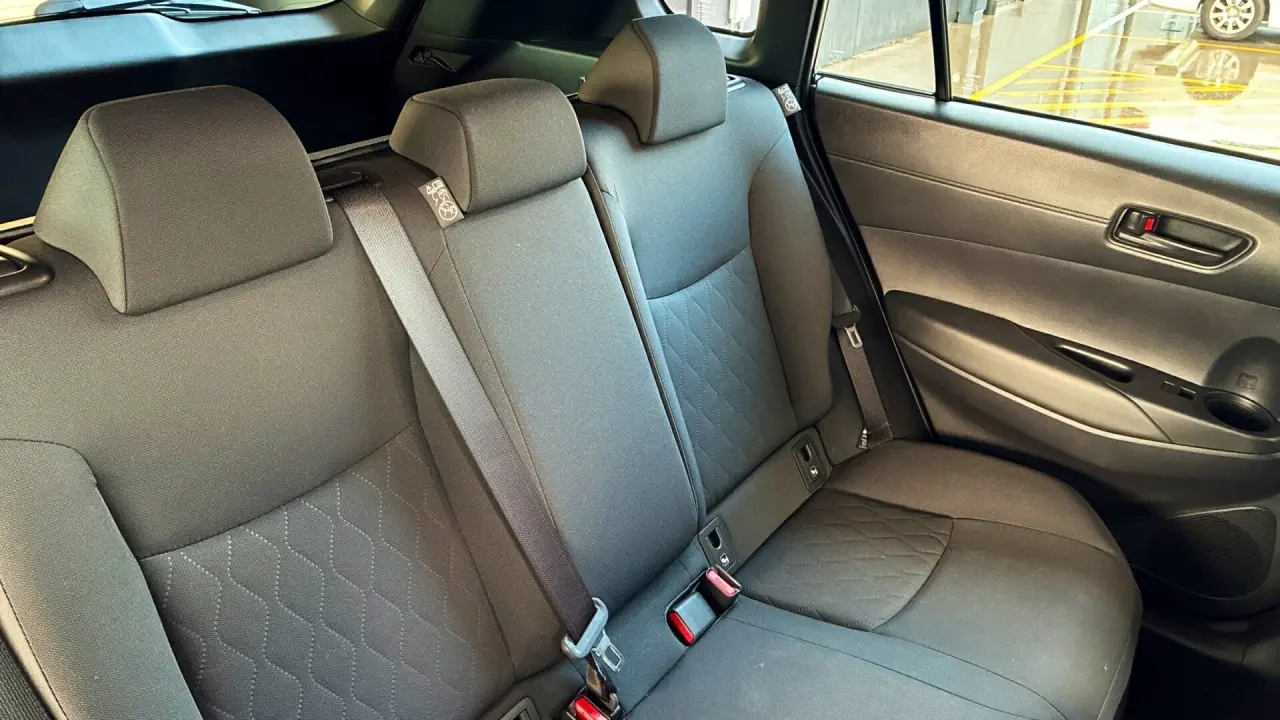 2025 Toyota Corolla Cross Hybrid Gallery Image 5