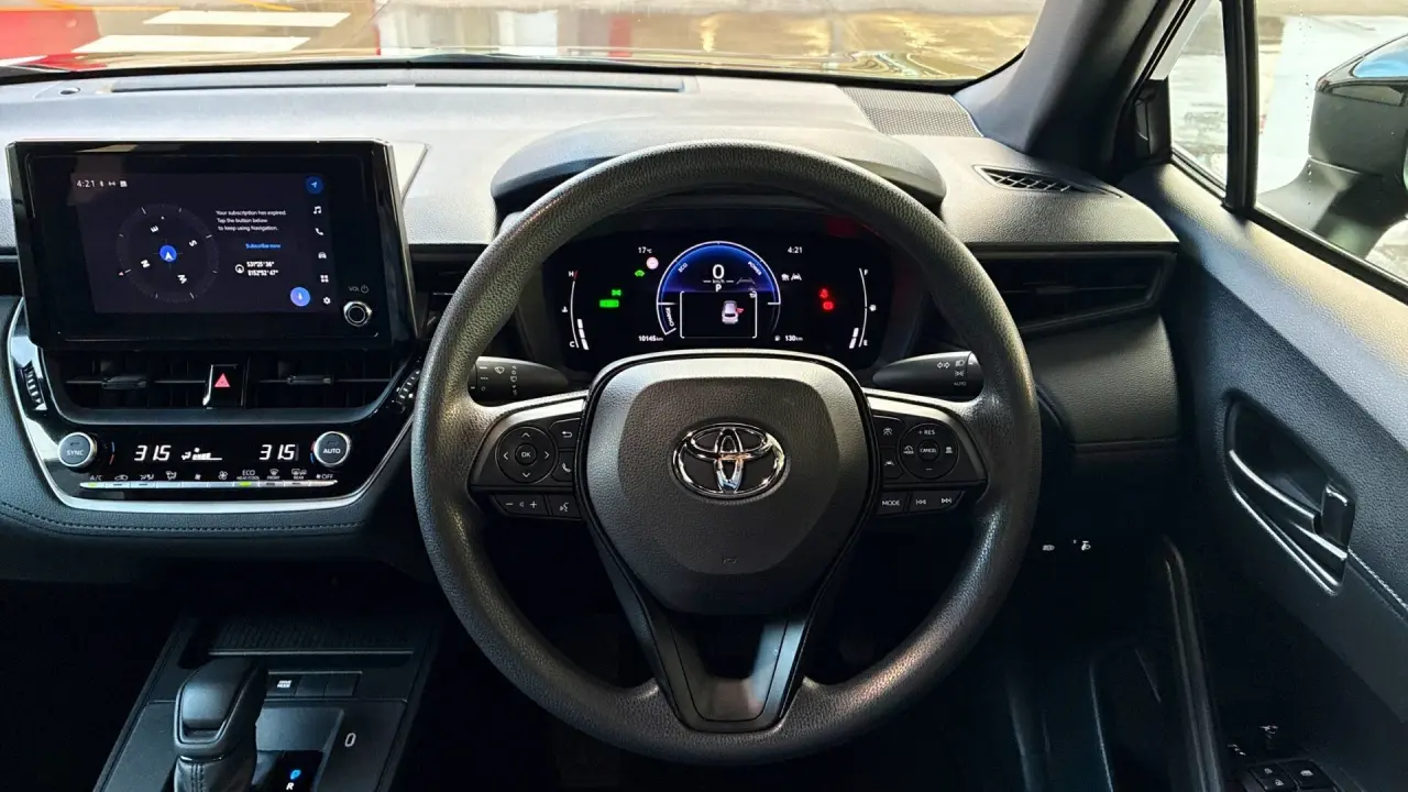 2025 Toyota Corolla Cross Hybrid Gallery Image 7