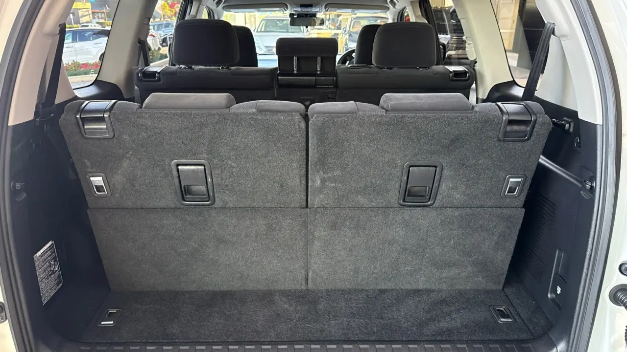 2023 Toyota Prado Gallery Image 10