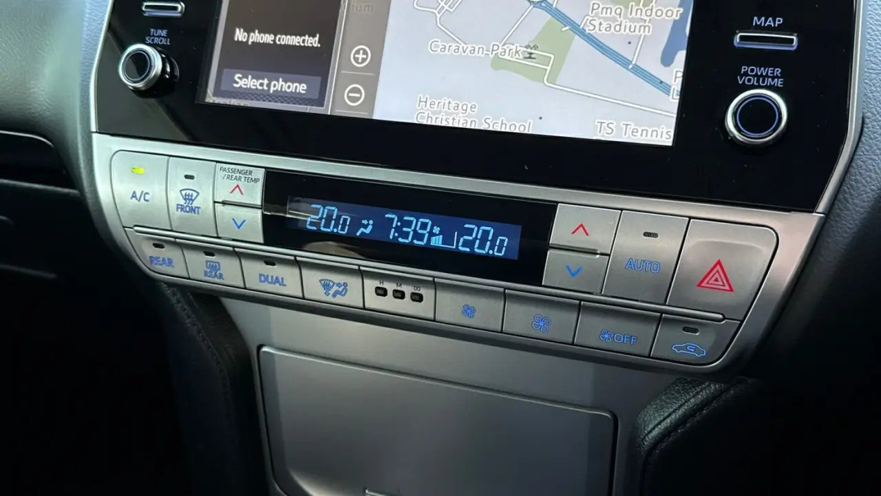 2023 Toyota Prado Gallery Image 19