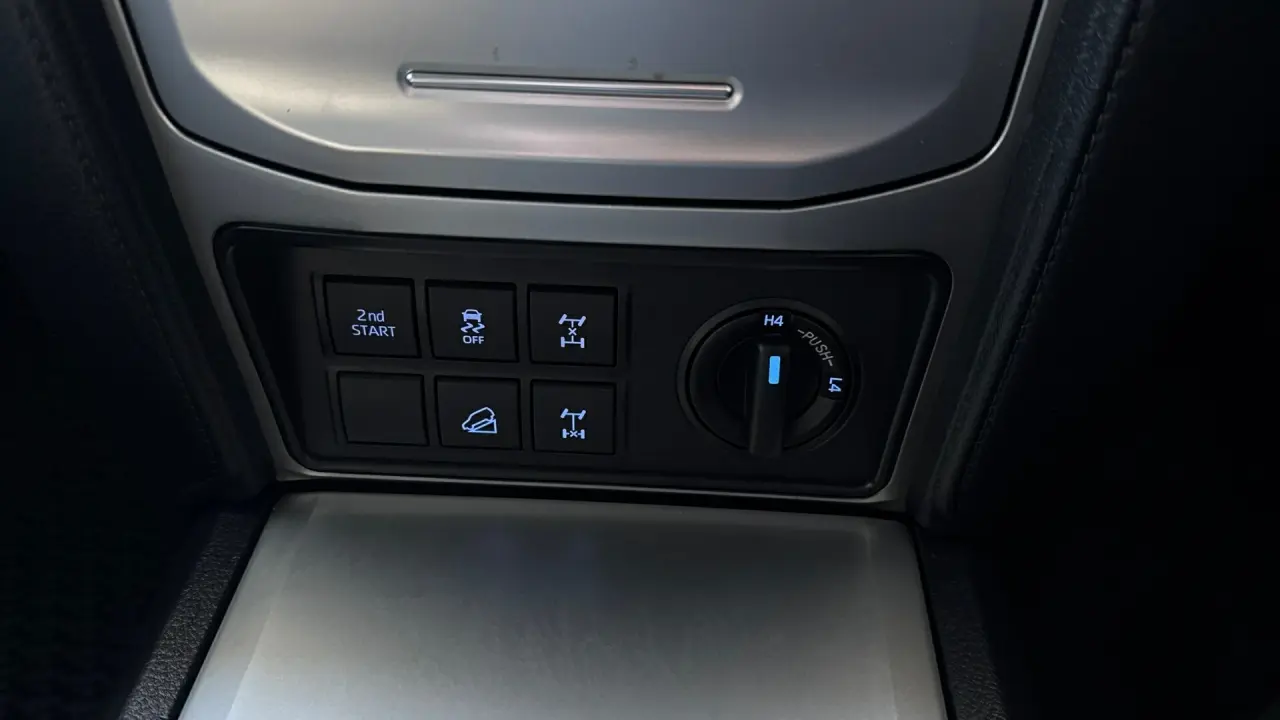 2023 Toyota Prado Gallery Image 21