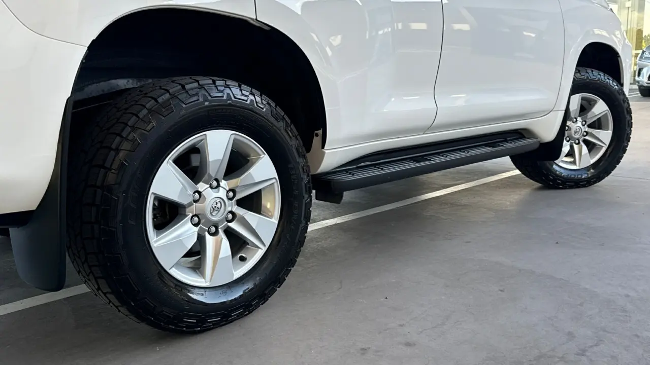 2023 Toyota Prado Gallery Image 4