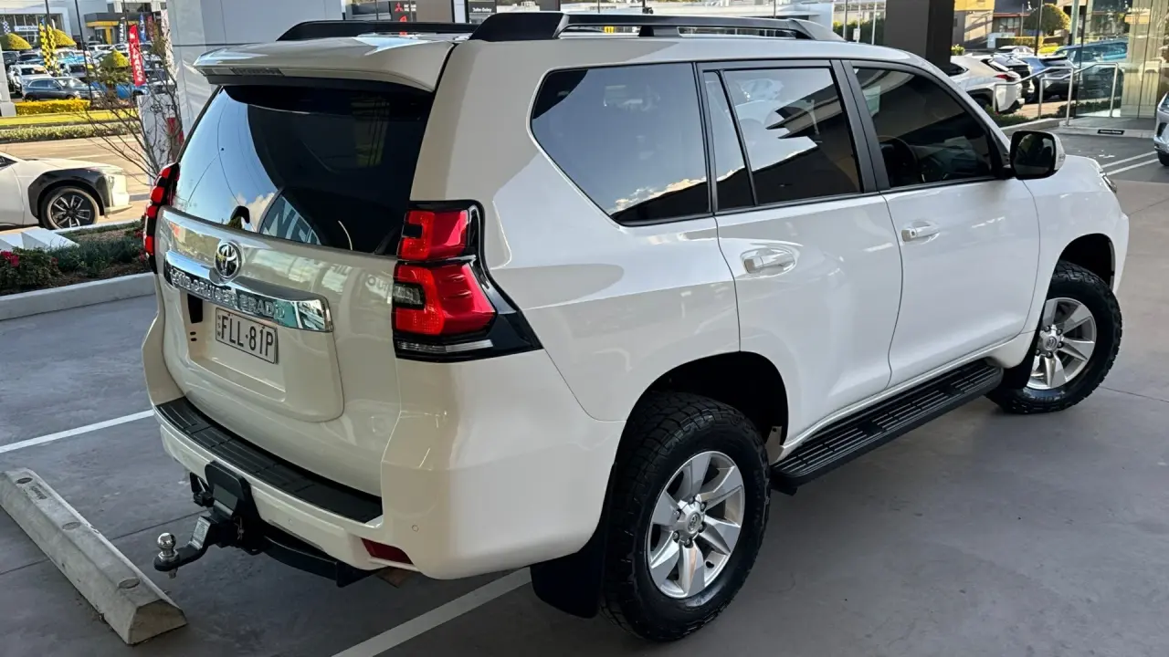 2023 Toyota Prado Gallery Image 5