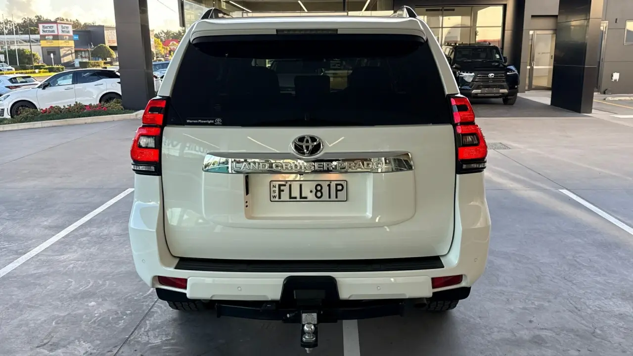 2023 Toyota Prado Gallery Image 6