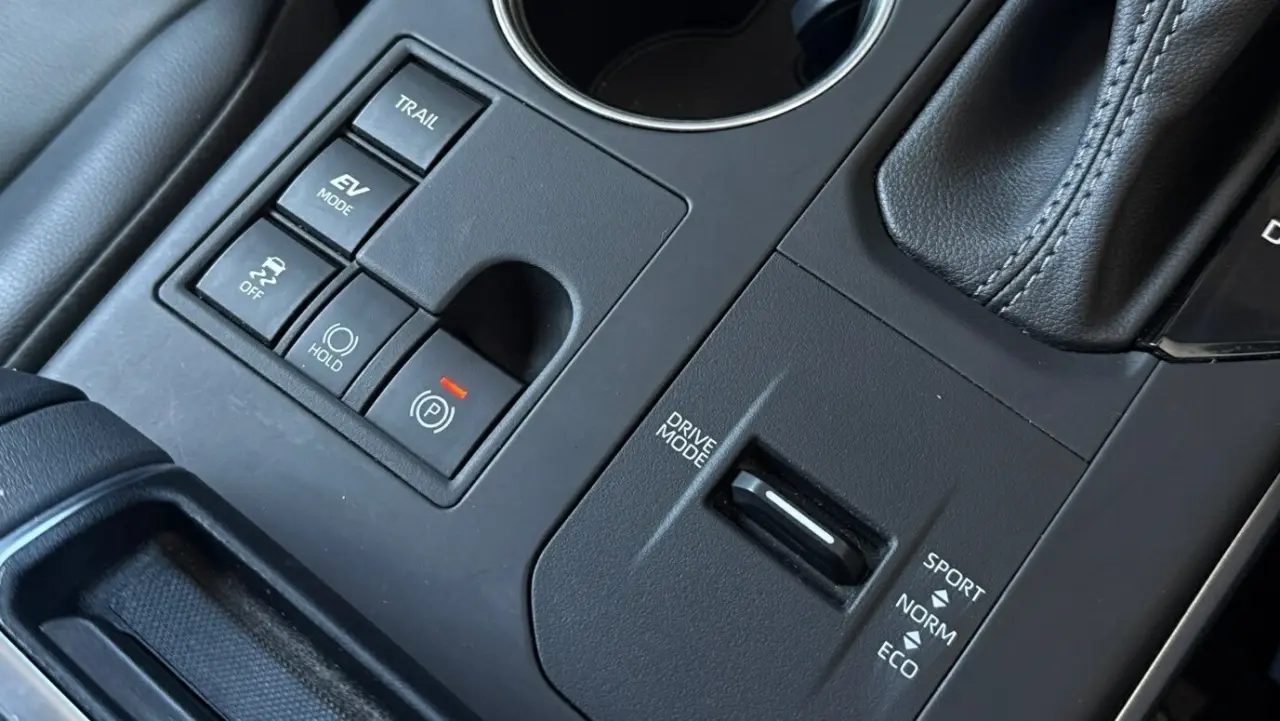 2022 Toyota Kluger Hybrid Gallery Image 19