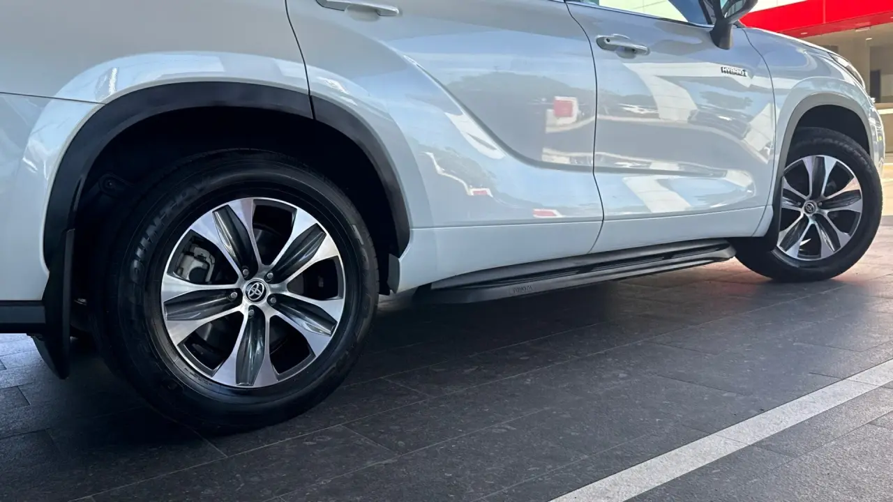 2022 Toyota Kluger Hybrid Gallery Image 5