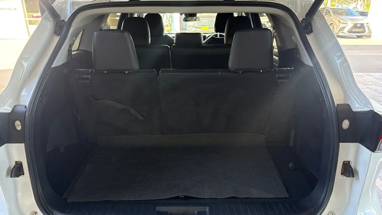 2022 Toyota Kluger Hybrid Gallery Image 8