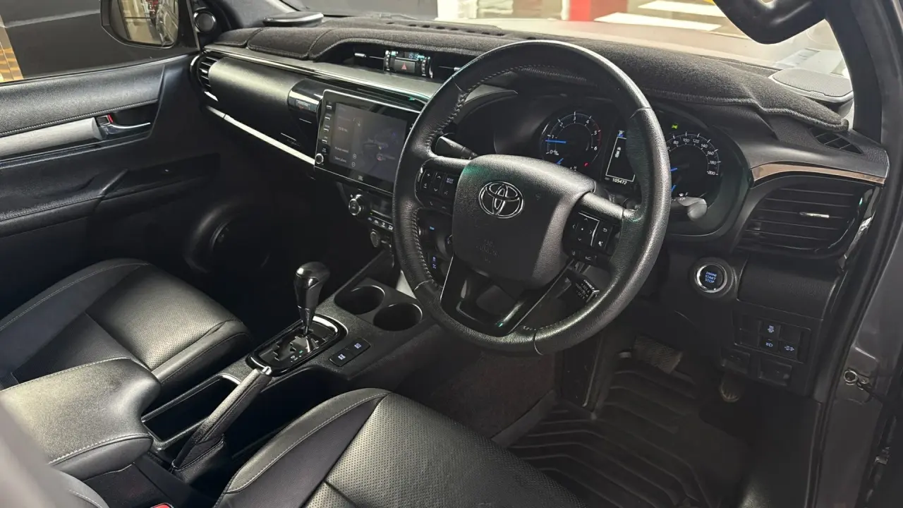 2021 Toyota Hilux Gallery Image 11