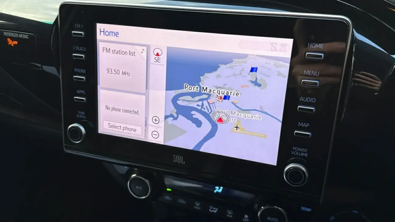2021 Toyota Hilux Gallery Image 16