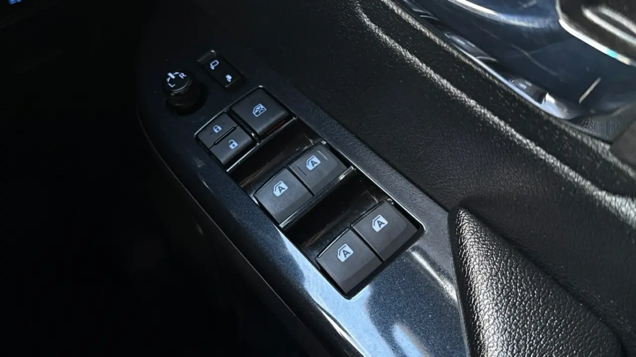 2021 Toyota Hilux Gallery Image 18