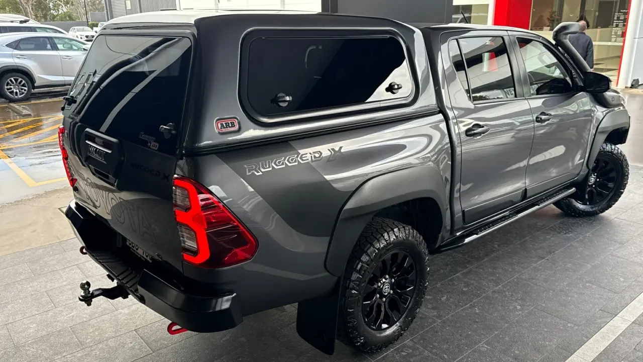 2021 Toyota Hilux Gallery Image 4