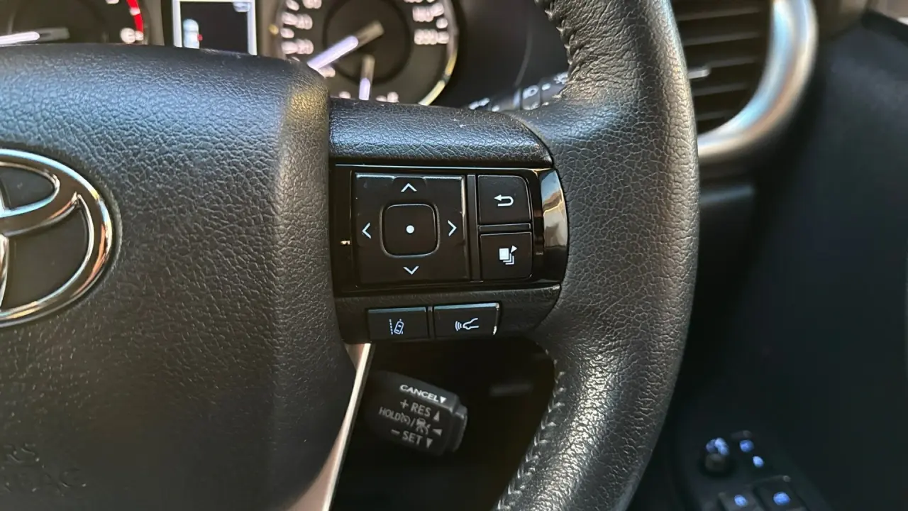 2022 Toyota Hilux Gallery Image 12