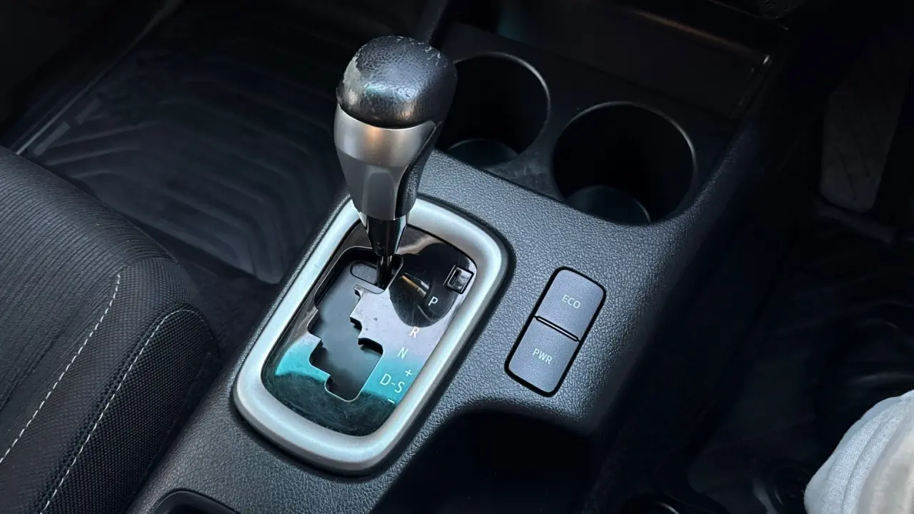 2022 Toyota Hilux Gallery Image 16