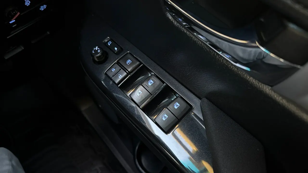 2022 Toyota Hilux Gallery Image 17