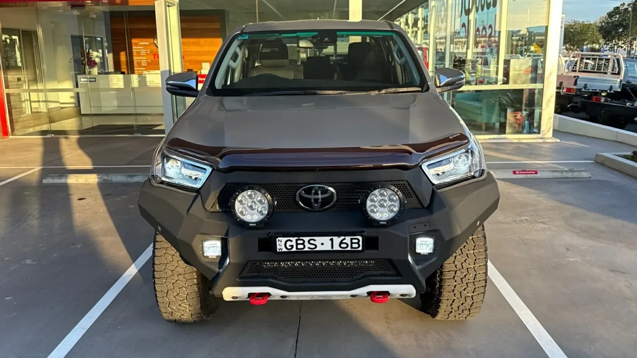 2022 Toyota Hilux Gallery Image 2