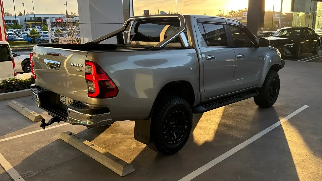 2022 Toyota Hilux Gallery Image 6
