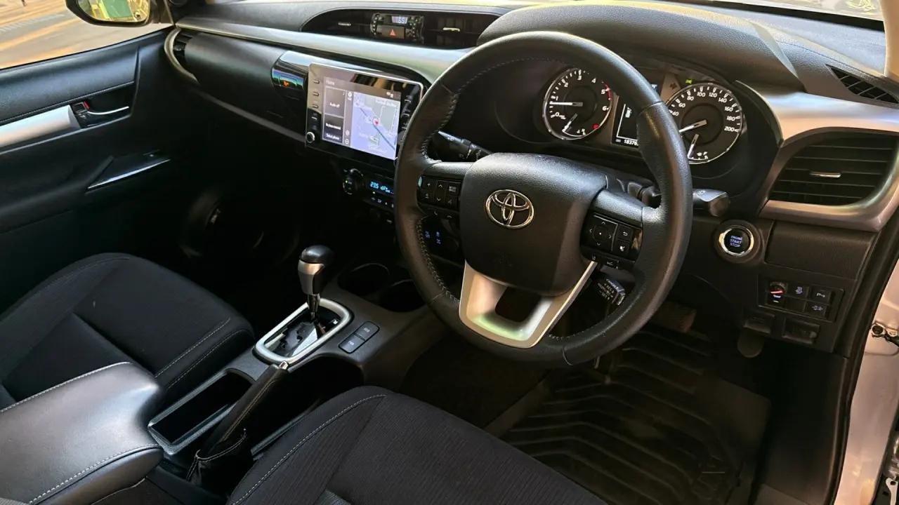 2022 Toyota Hilux Gallery Image 9