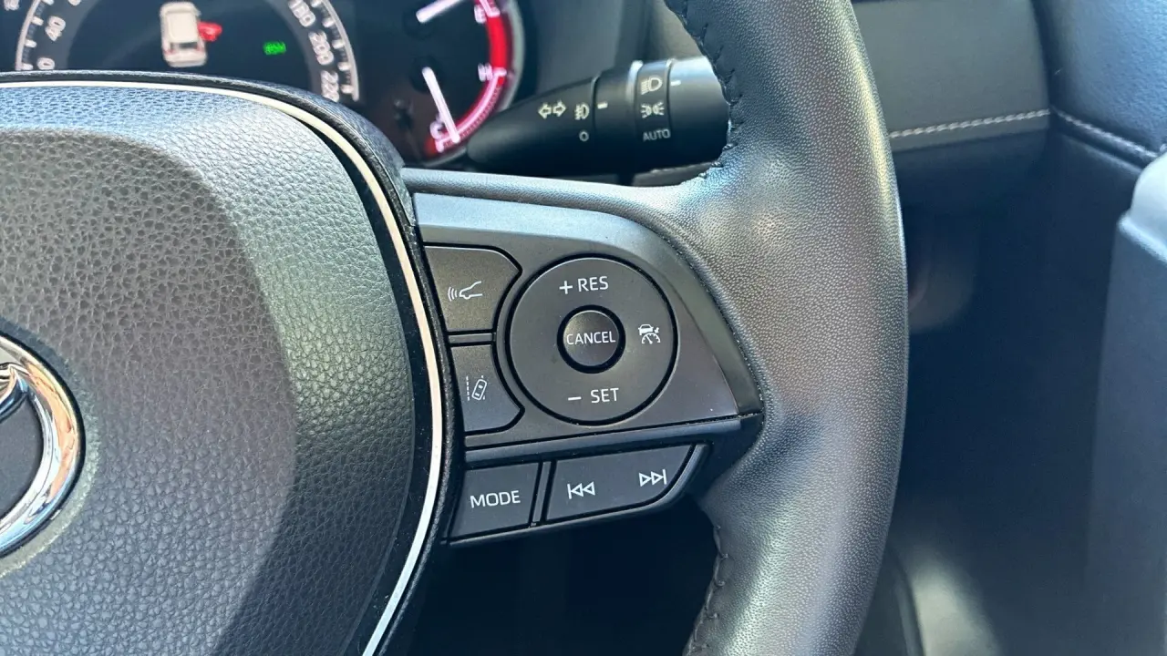 2019 Toyota RAV4 Gallery Image 15
