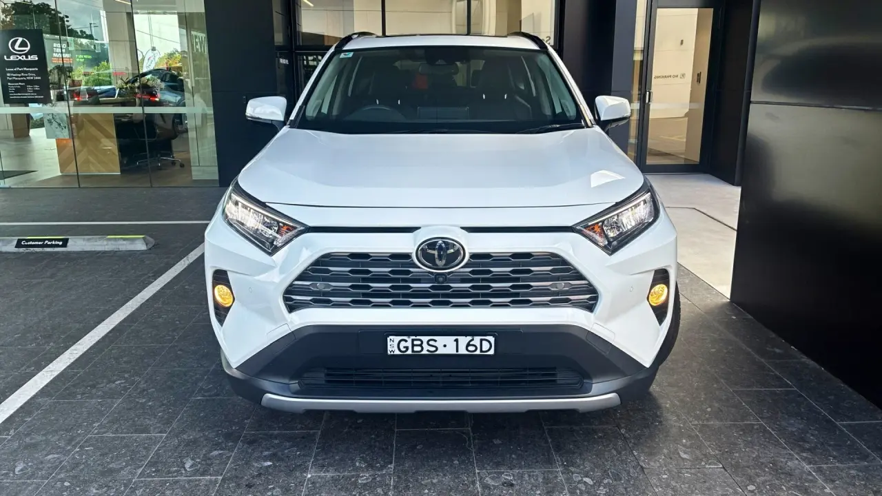 2019 Toyota RAV4 Gallery Image 2