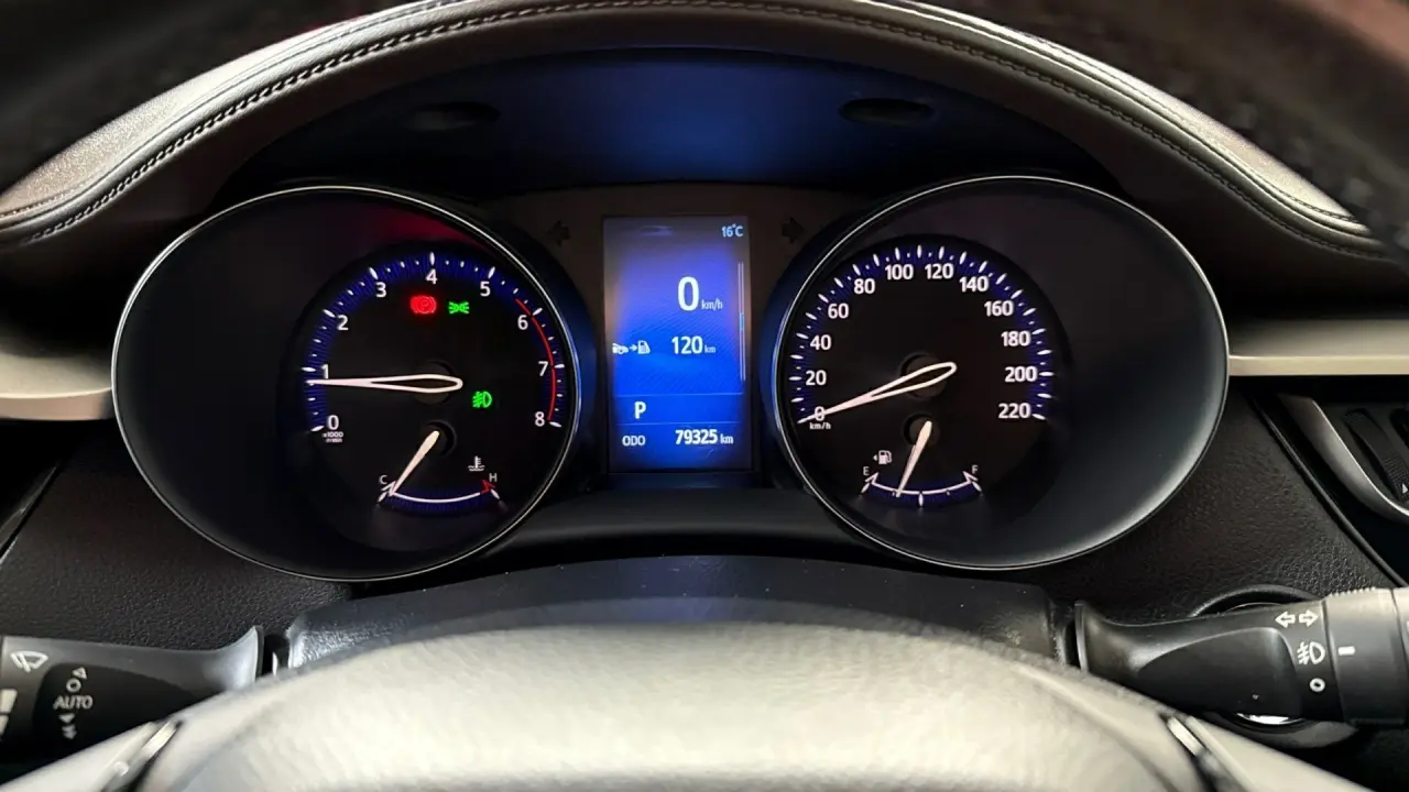 2017 Toyota C-HR Gallery Image 14