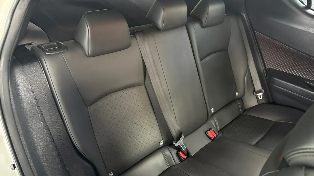 2017 Toyota C-HR Gallery Image 8