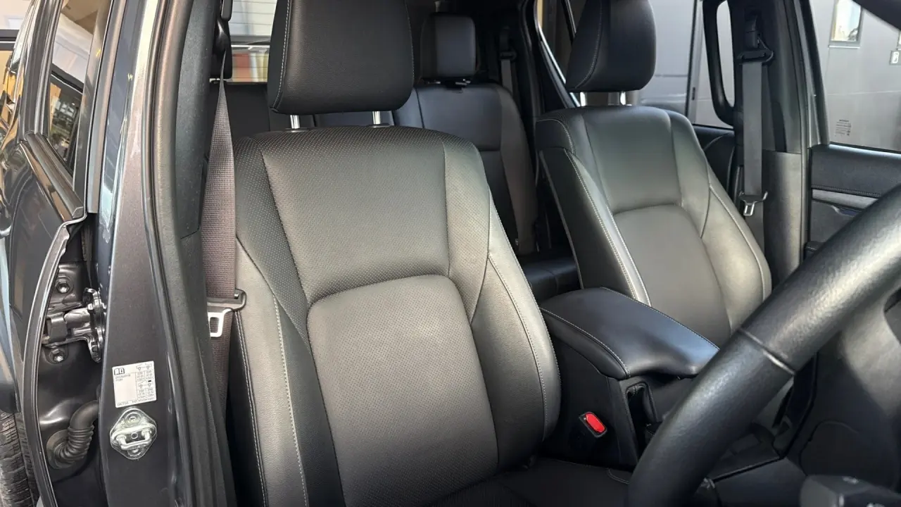 2023 Toyota Hilux Gallery Image 11
