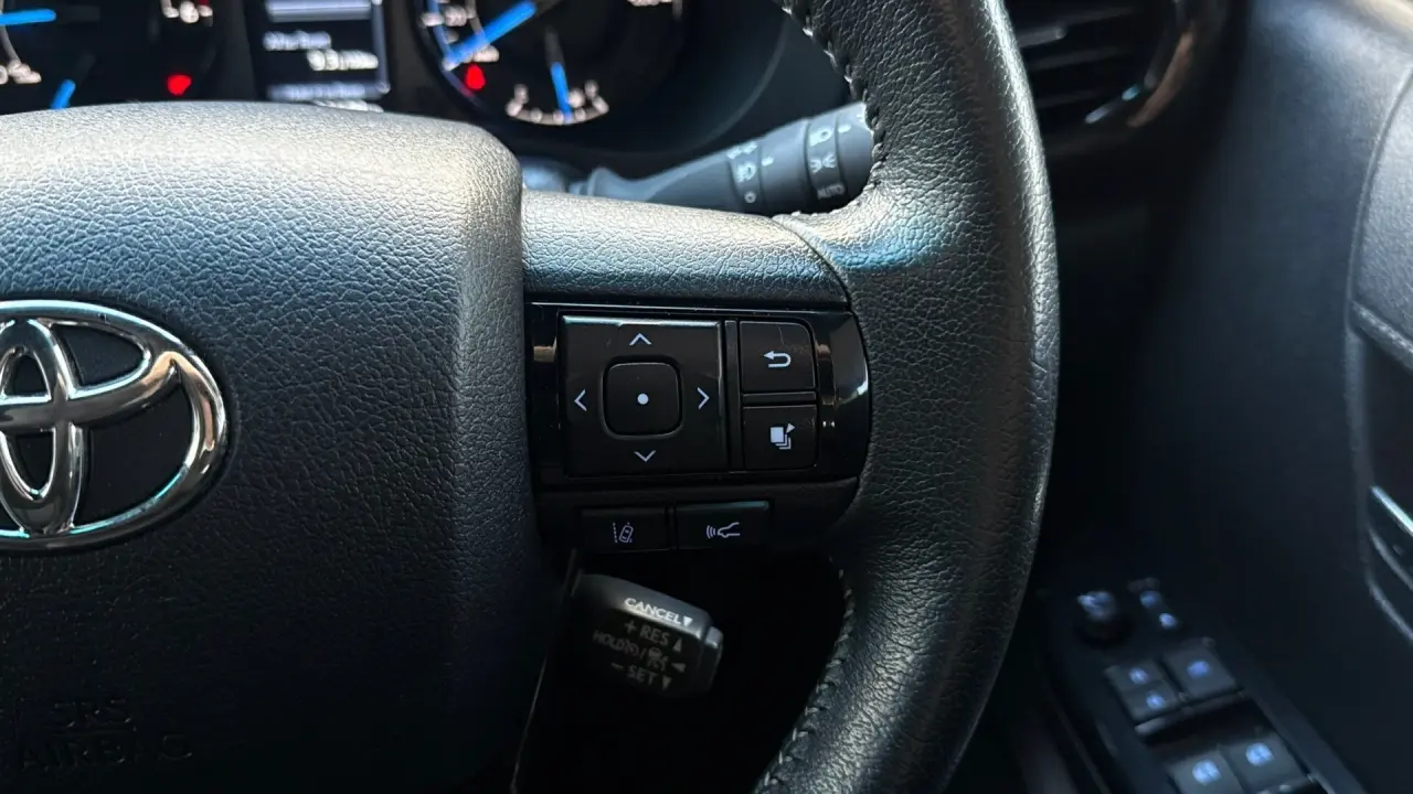 2023 Toyota Hilux Gallery Image 16