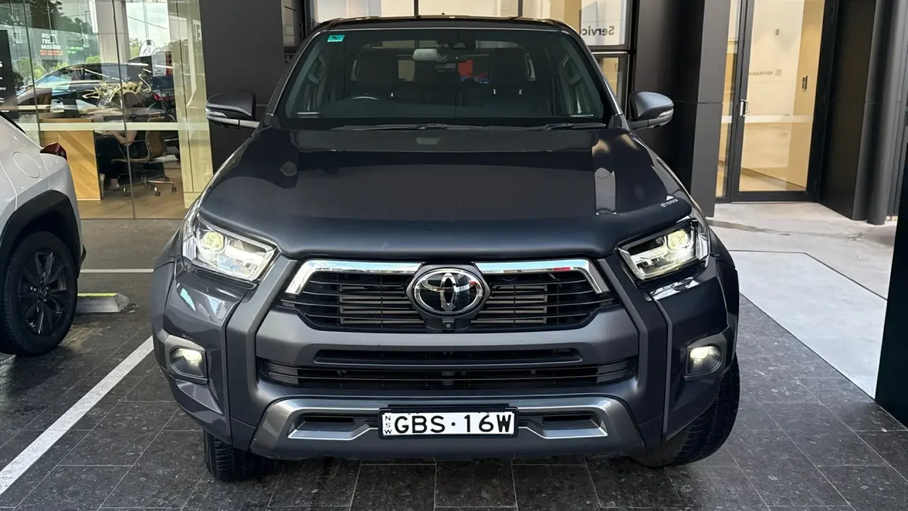 2023 Toyota Hilux Gallery Image 2