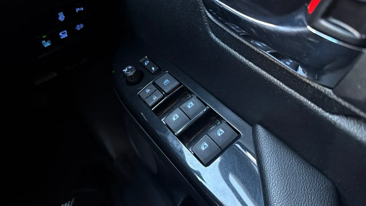 2023 Toyota Hilux Gallery Image 20