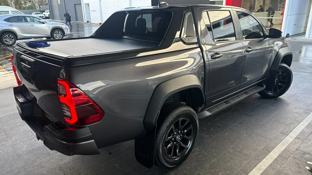 2023 Toyota Hilux Gallery Image 4