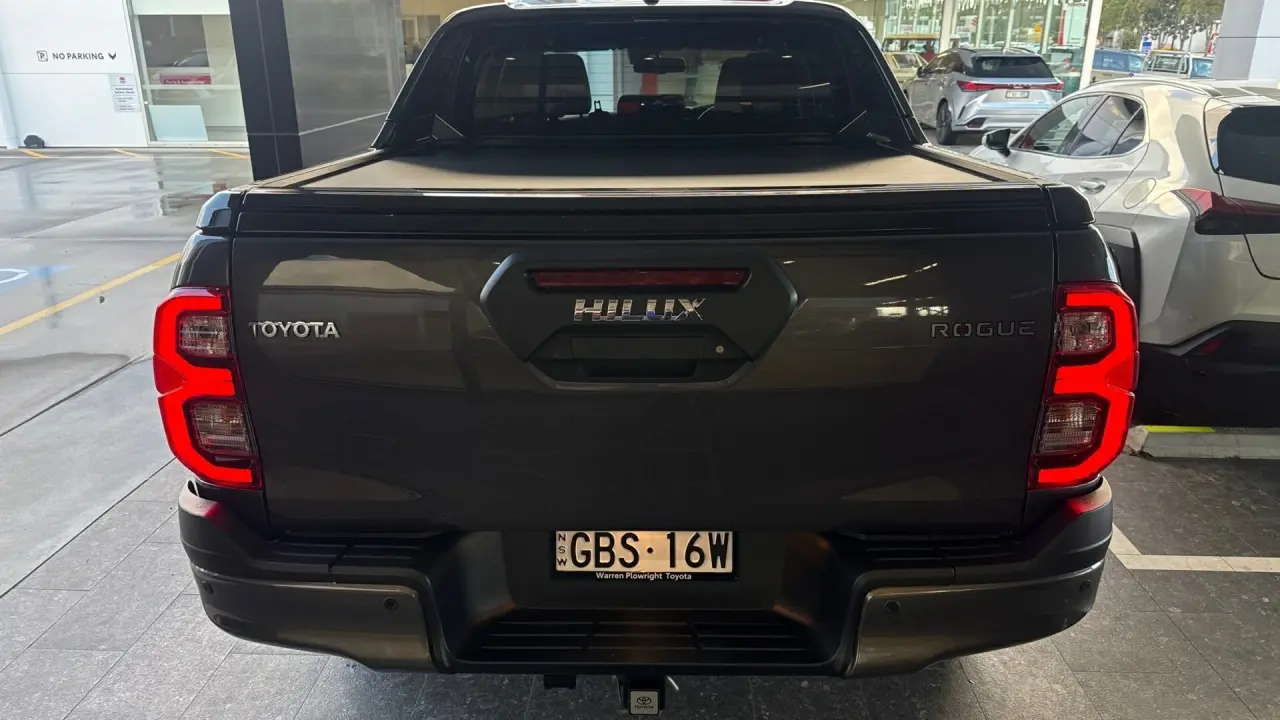 2023 Toyota Hilux Gallery Image 6