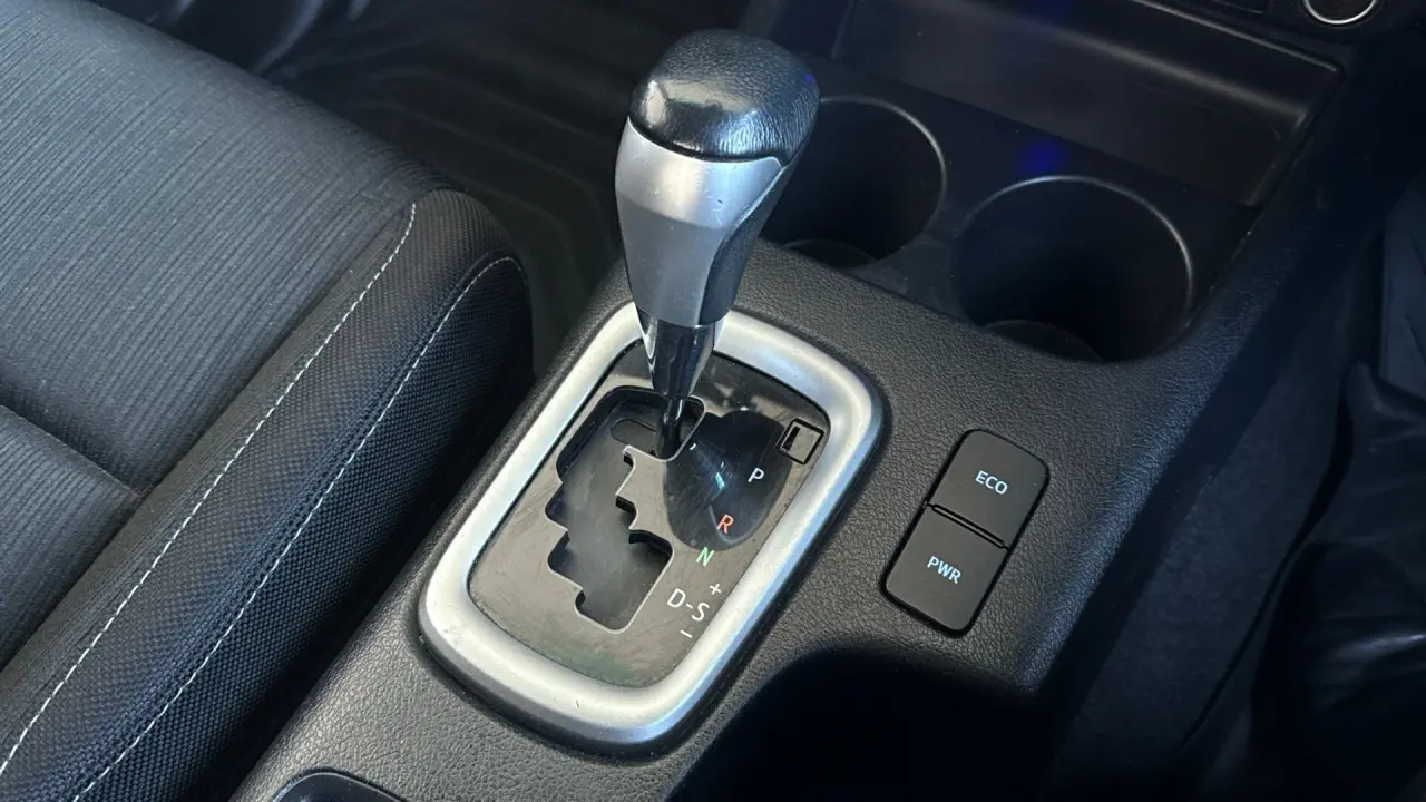 2022 Toyota Hilux Gallery Image 13