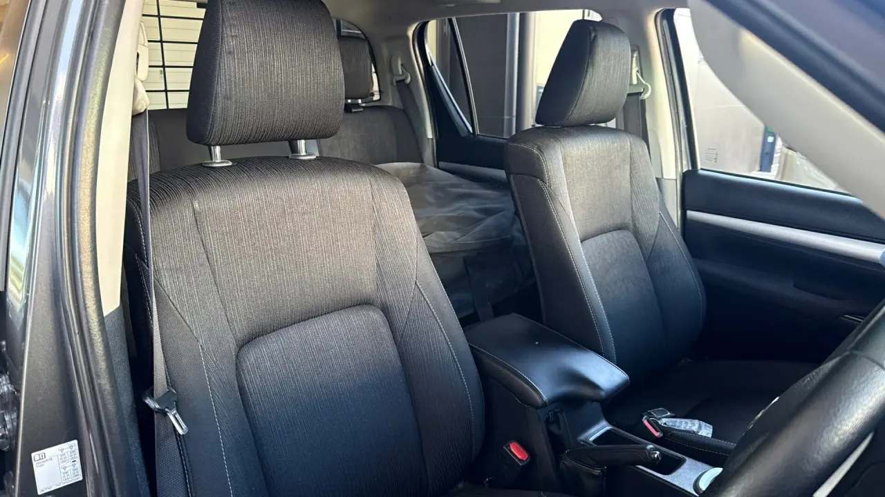 2022 Toyota Hilux Gallery Image 6