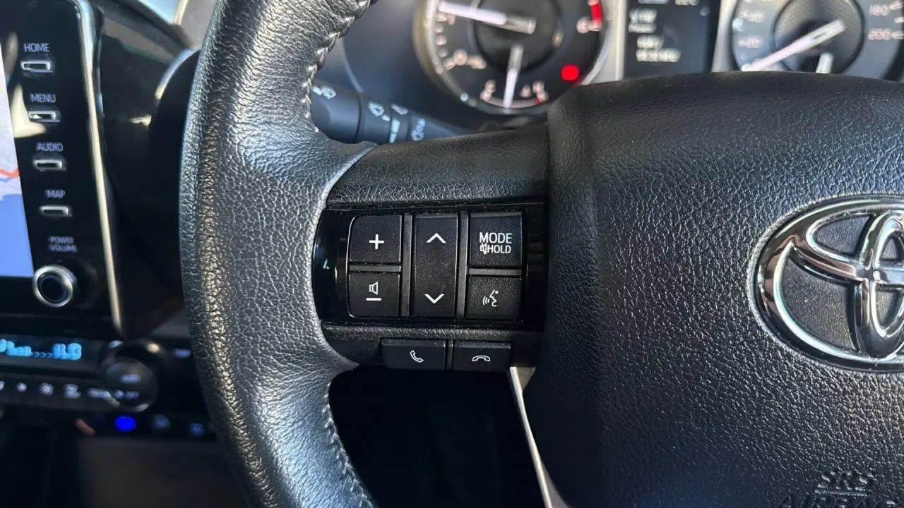 2022 Toyota Hilux Gallery Image 8