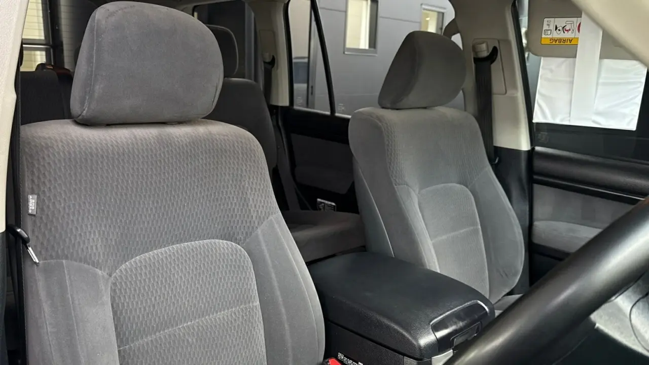 2017 Toyota Landcruiser Gallery Image 11