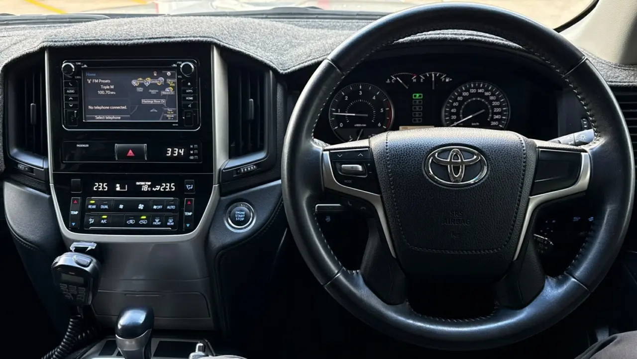 2017 Toyota Landcruiser Gallery Image 13