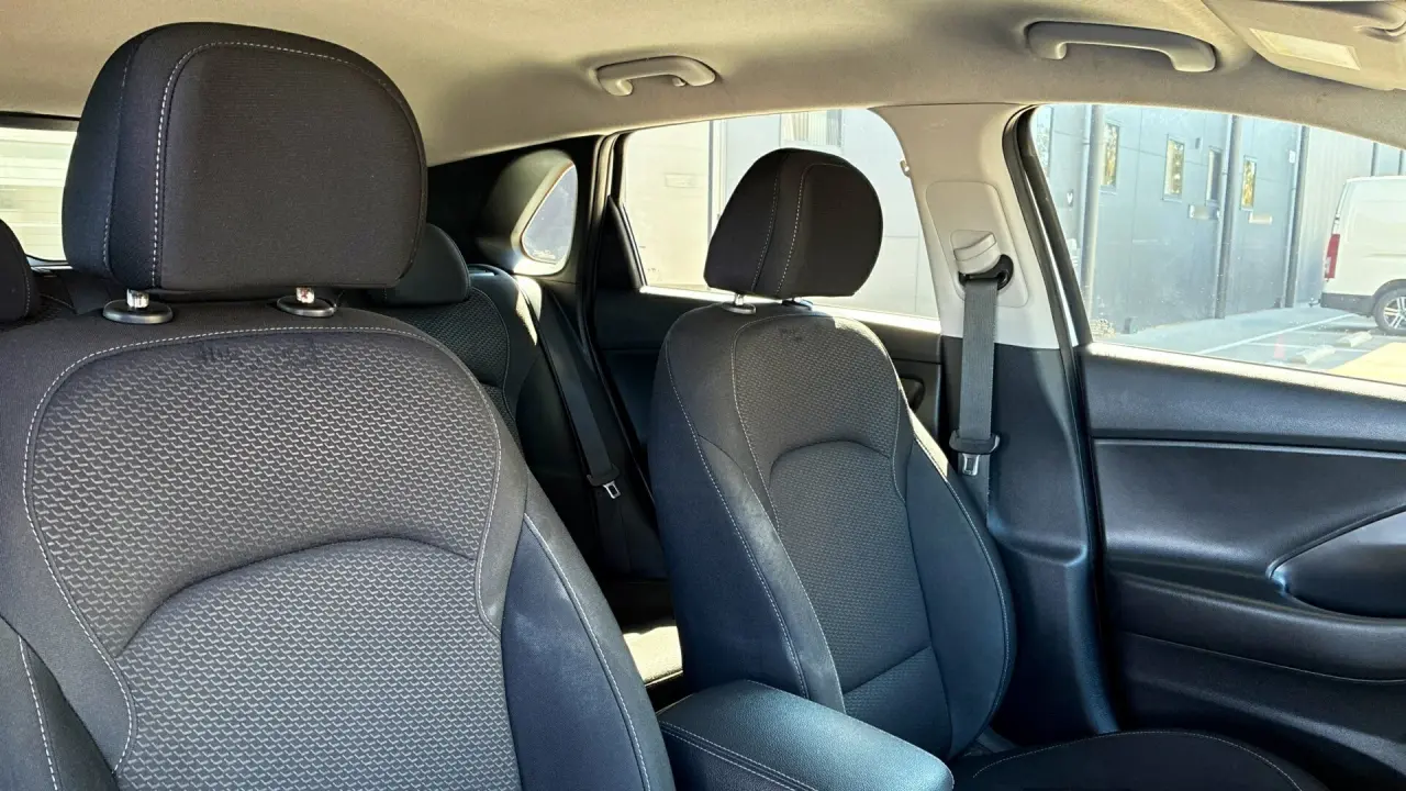 2018 HYUNDAI i30 Gallery Image 8