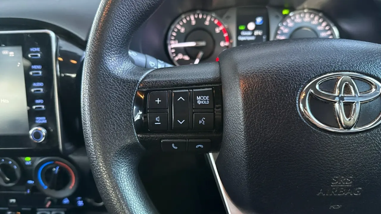 2023 Toyota Hilux Gallery Image 11