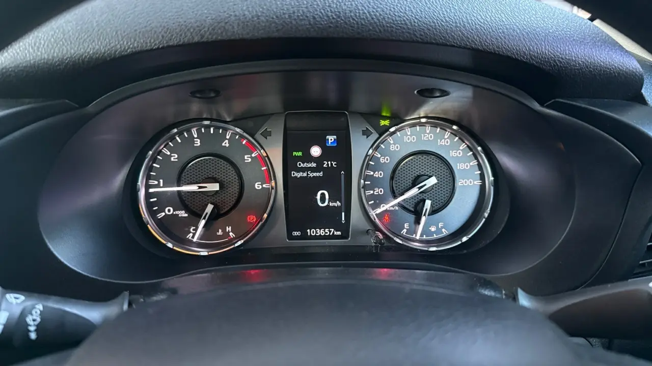2023 Toyota Hilux Gallery Image 13