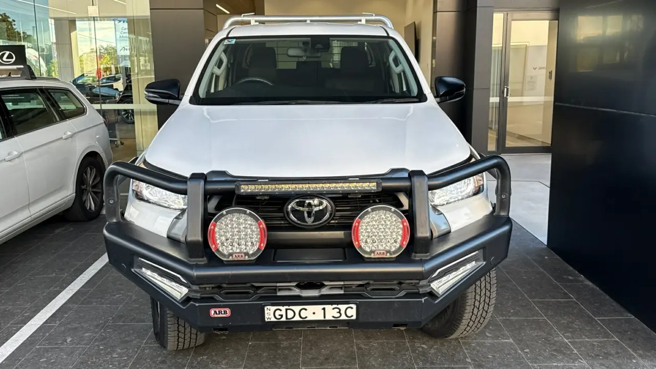 2023 Toyota Hilux Gallery Image 2