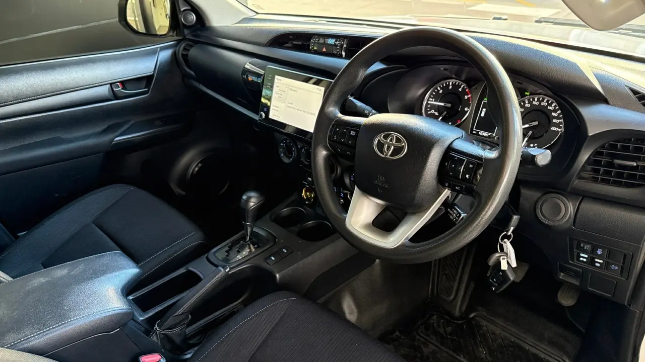 2023 Toyota Hilux Gallery Image 9