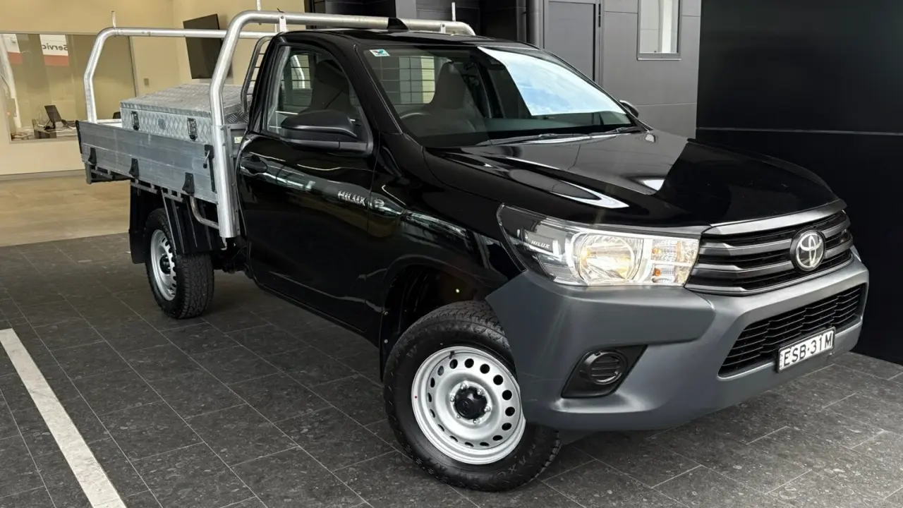 2021 Toyota Hilux Gallery Image 1