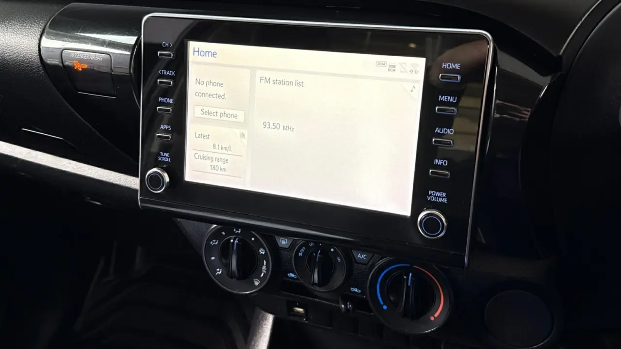 2021 Toyota Hilux Gallery Image 13