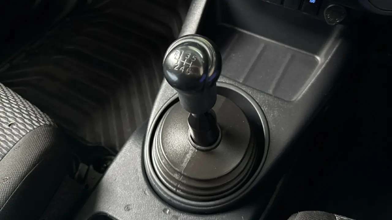 2021 Toyota Hilux Gallery Image 15