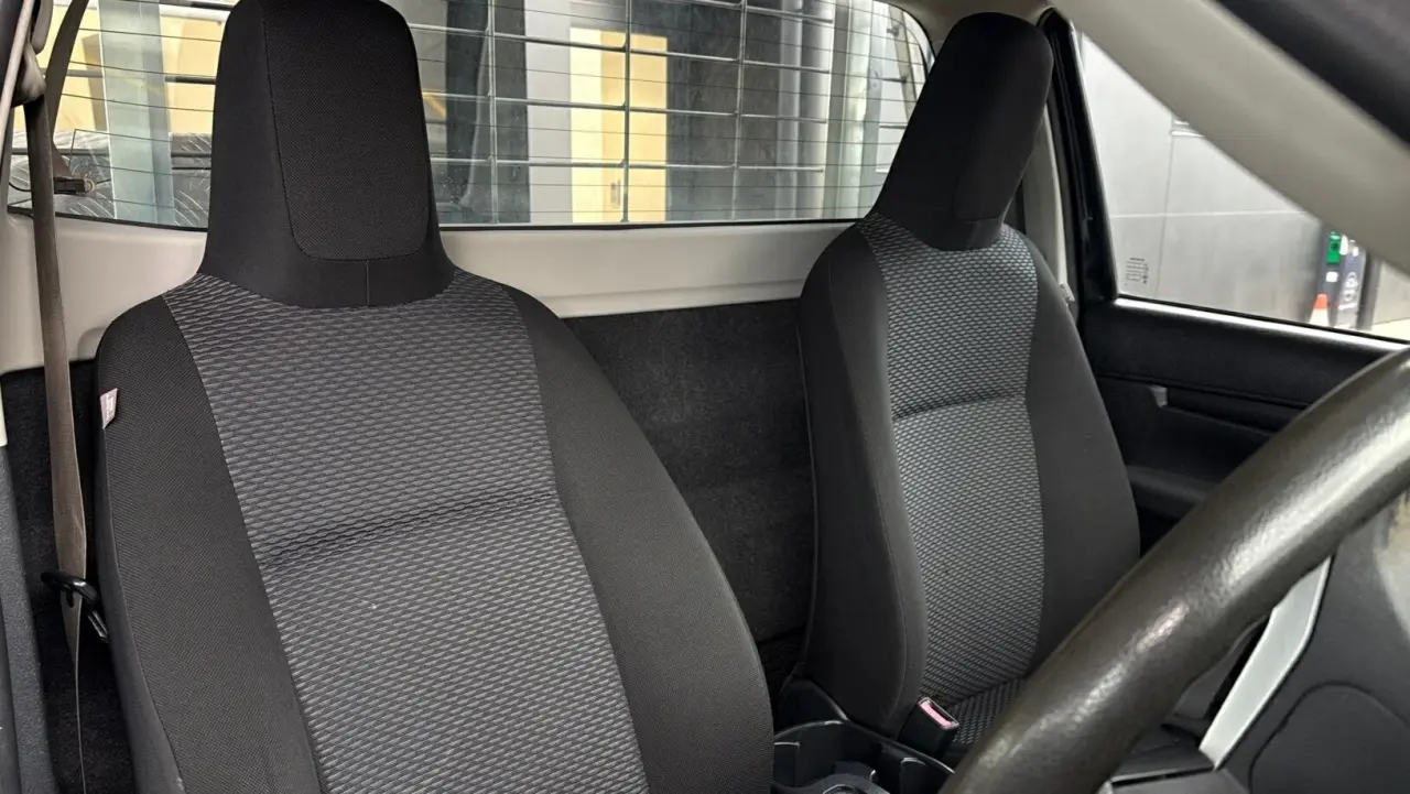 2021 Toyota Hilux Gallery Image 7