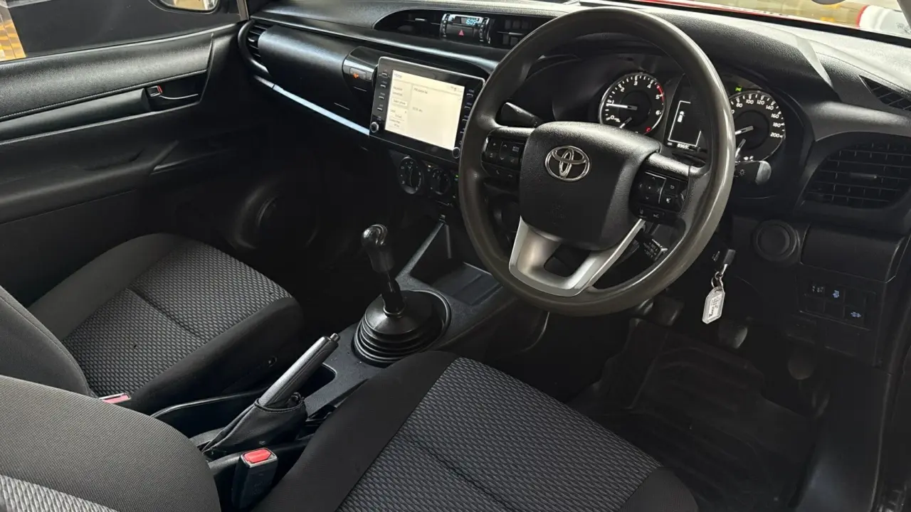 2021 Toyota Hilux Gallery Image 8