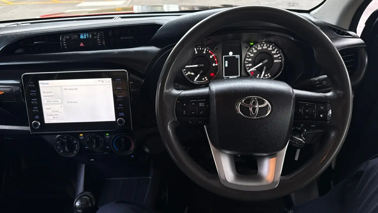 2021 Toyota Hilux Gallery Image 9
