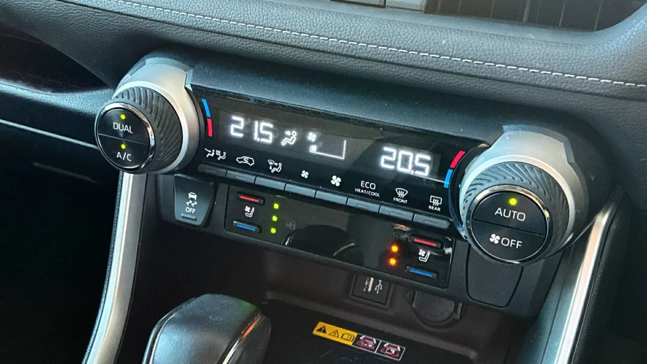 2023 Toyota Rav4 Hybrid Gallery Image 14