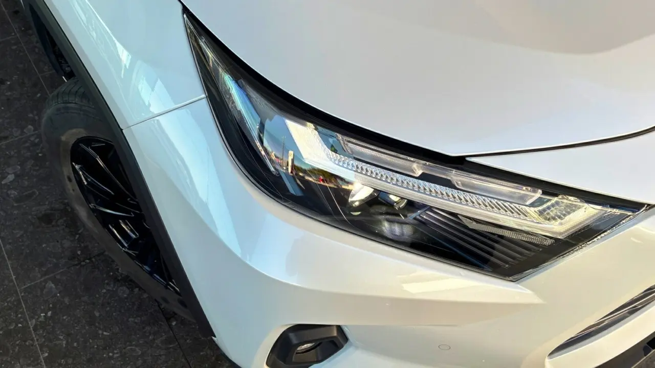 2023 Toyota Rav4 Hybrid Gallery Image 3